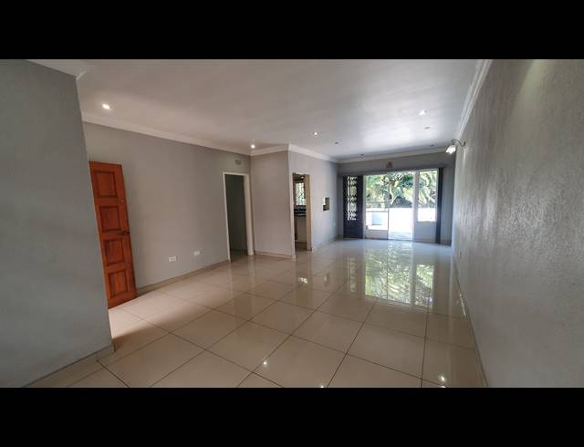 3 BEDROOM FREEHOLD FOR SALE IN BRACKENDOWNS